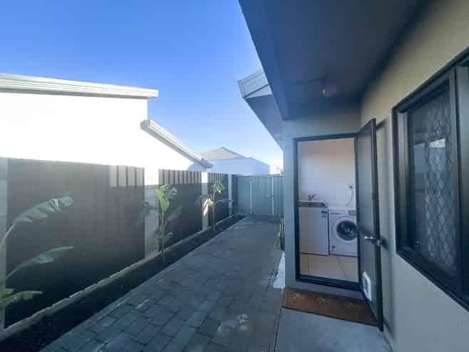 32c Charles Street, Westshore