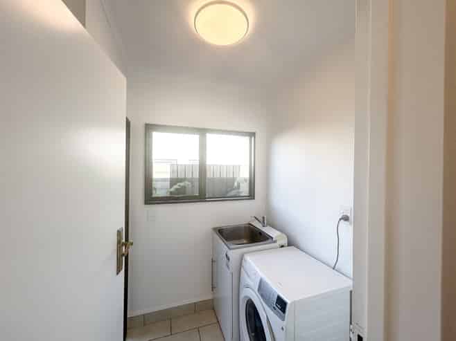 32c Charles Street, Westshore