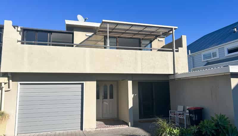 32c Charles Street, Westshore