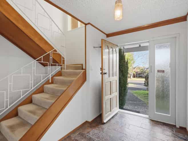 16 Highlight Parade, Te Atatu South