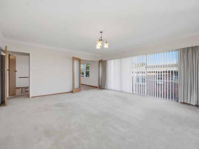 16 Highlight Parade, Te Atatu South