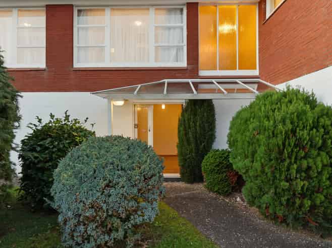 16 Highlight Parade, Te Atatu South