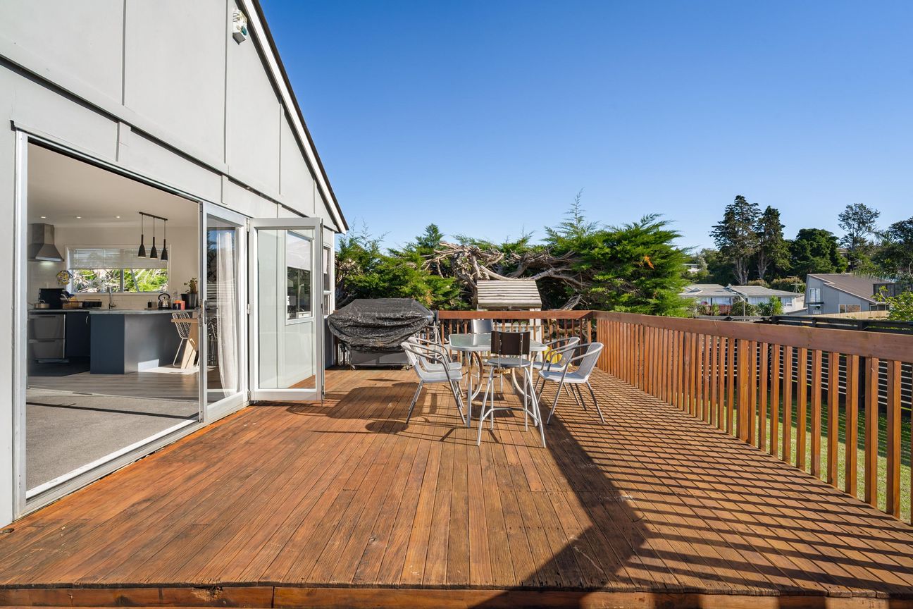 The Family Home With A Second Gear - Meer