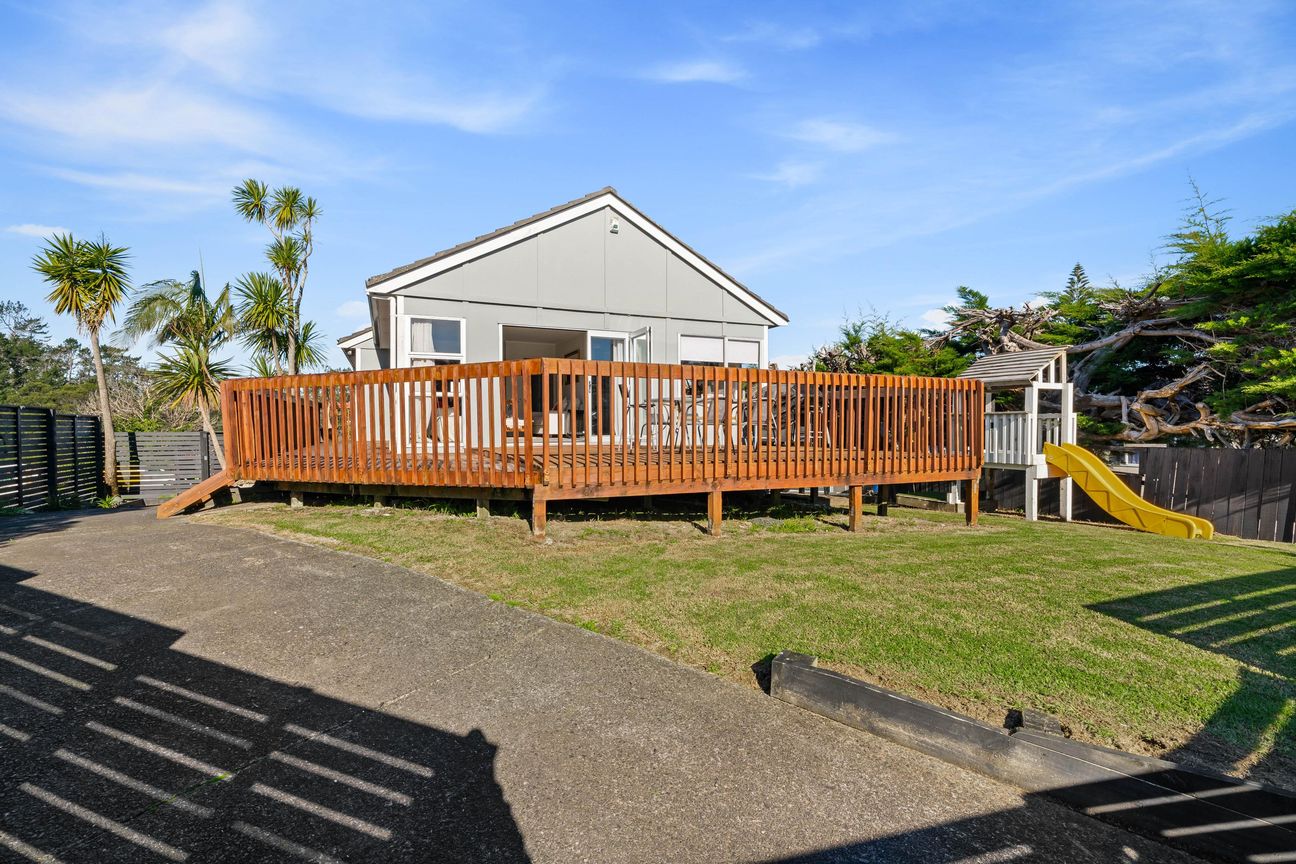 The Family Home With A Second Gear - Aanzicht 2