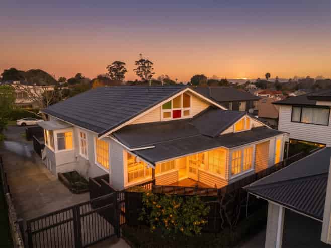 17 Queensway, Three Kings