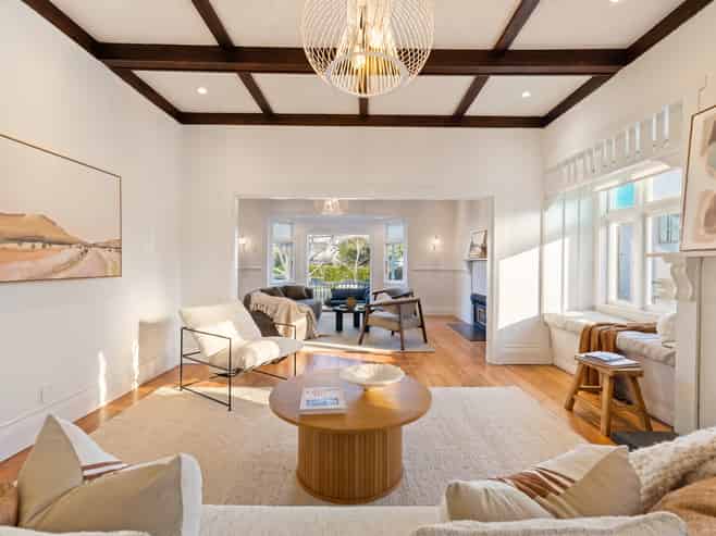 17 Queensway, Three Kings