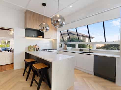 17 Queensway, Three Kings