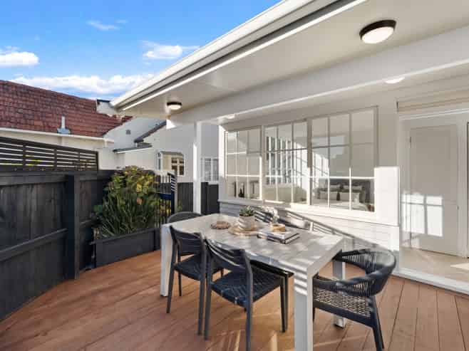17 Queensway, Three Kings