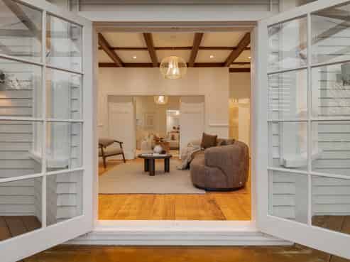 17 Queensway, Three Kings