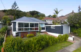 73 Taylor Terrace, Tawa
