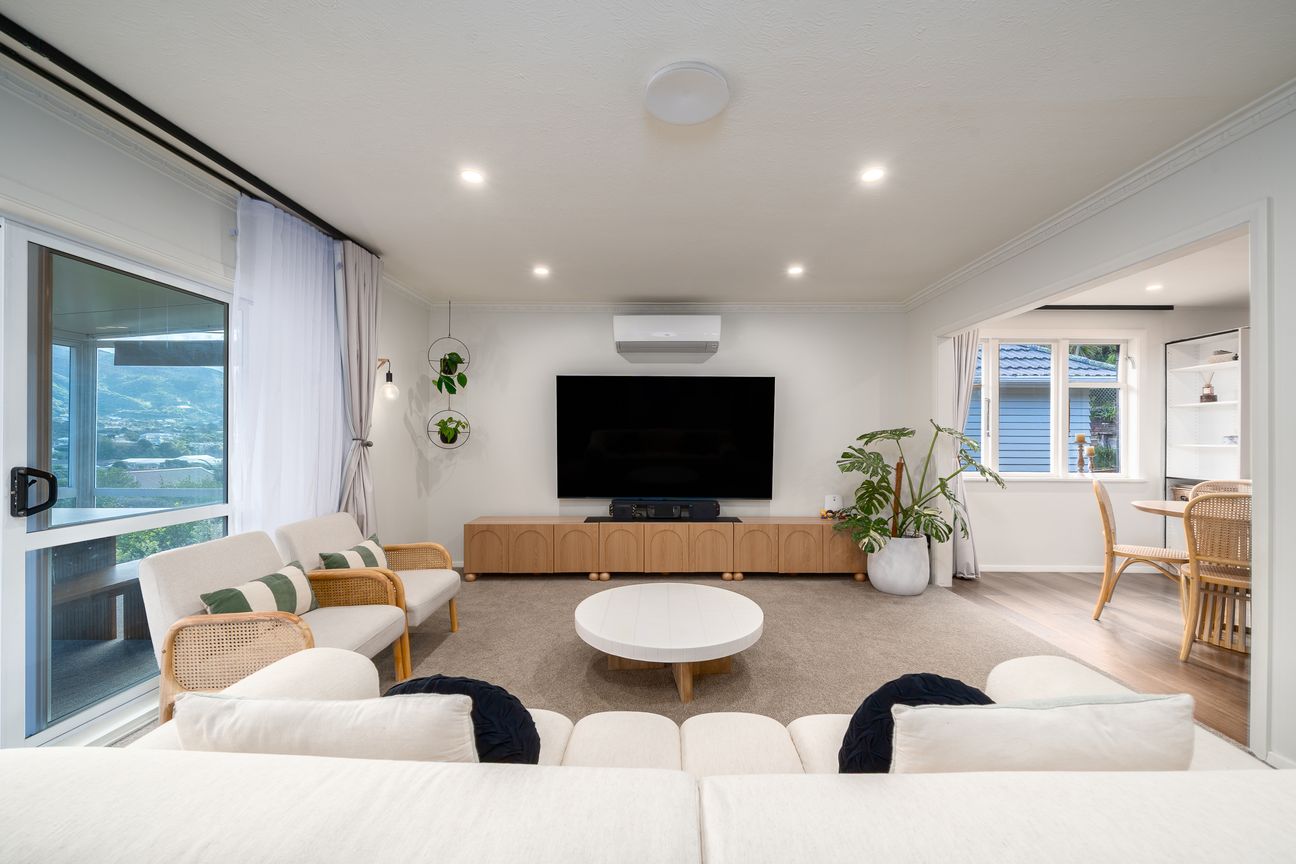 Renovated to Impress - Move In and Simply Enjoy! - Ansicht 2