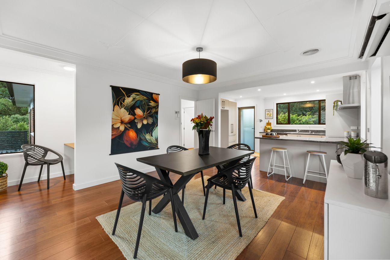 Impeccable 4 Bed Family home with Amazing Garaging – pohled 5