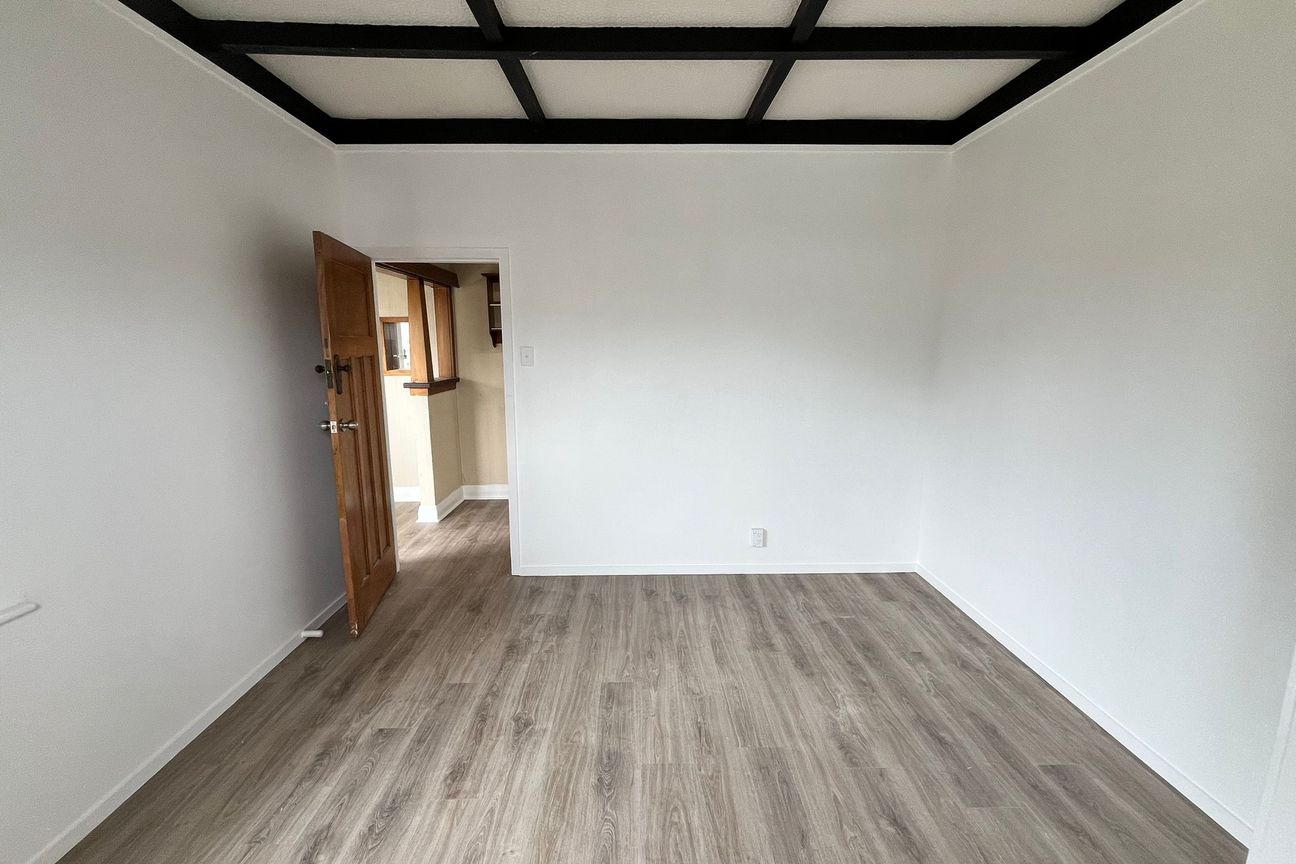 Great Location & Recently Renovated - Aanzicht 2