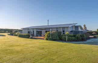 14 Whitcombe Place, Darfield