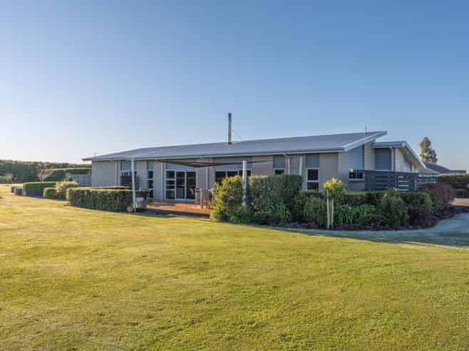 14 Whitcombe Place, Darfield