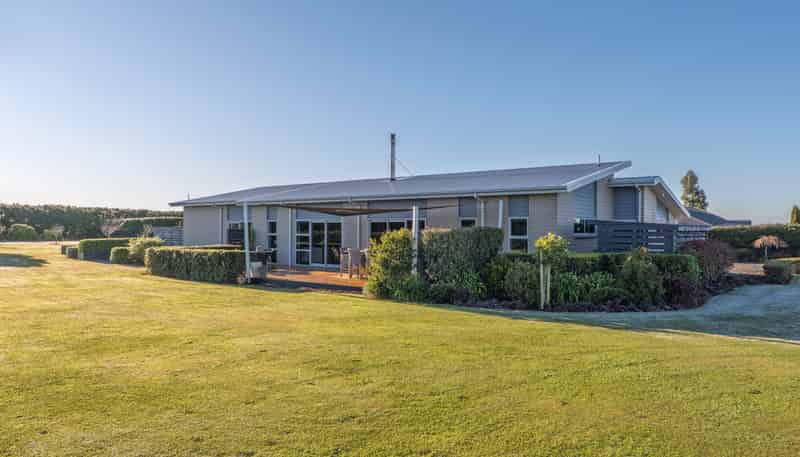 14 Whitcombe Place, Darfield