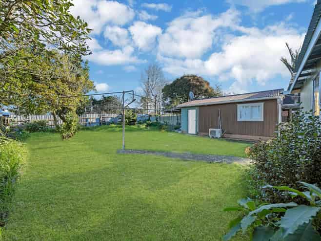 64 Hallberry Road, Mangere East