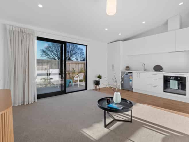 8/213 Gordon Road, Mosgiel