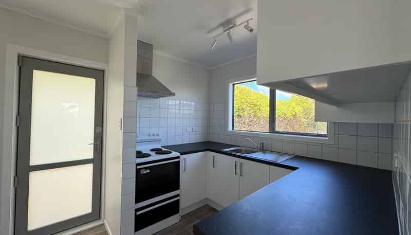 8 Chetwode Grove, Newlands