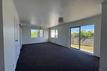 8 Chetwode Grove, Newlands