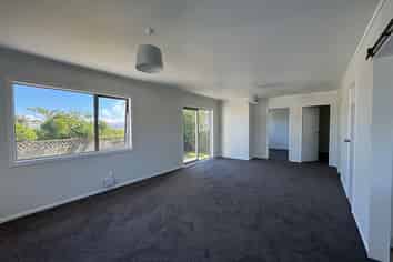8 Chetwode Grove, Newlands