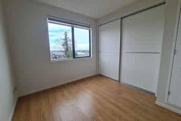 1/532 Glenfield Road, Glenfield