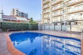 CBD Fully furnished 2 bed unit with a pool & gym – pohled 3