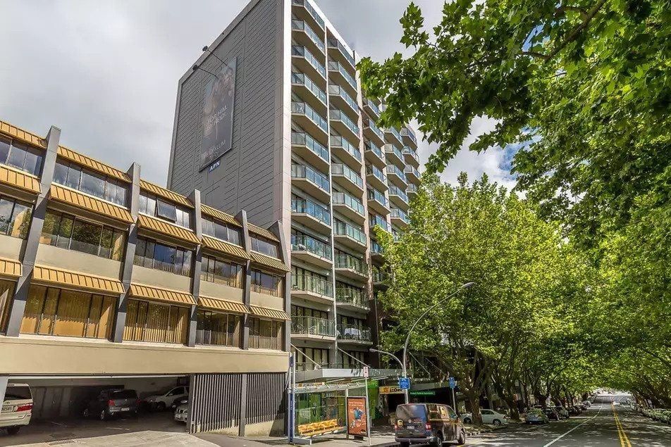 CBD Fully furnished 2 bed unit with a pool & gym – pohled 5