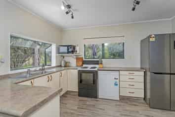 10 Christa Court, Whitianga