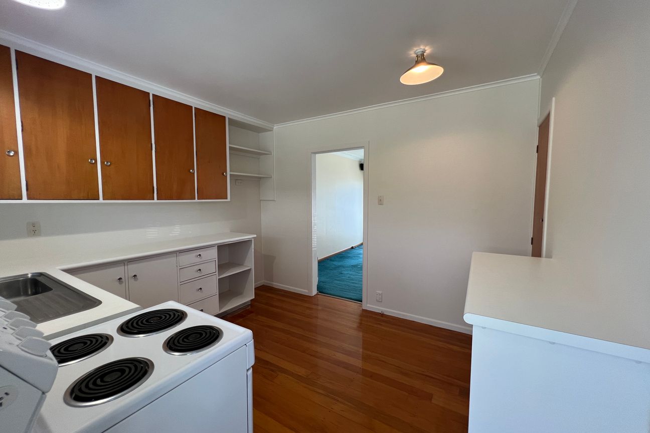 Elevated unit with ample storage – pohled 6
