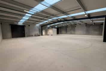 Versatile Belfast Unit (400sqm)