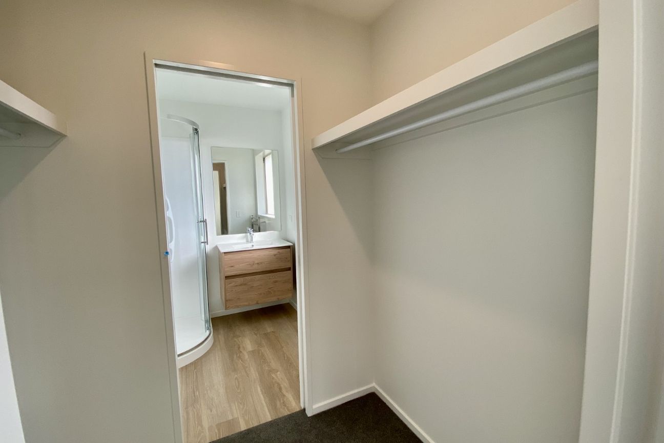 Brand new Pinewood - Altro