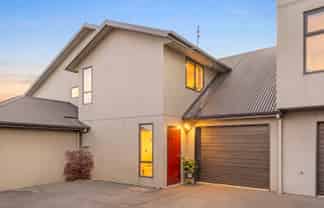 2/38 Brockworth Place, Riccarton