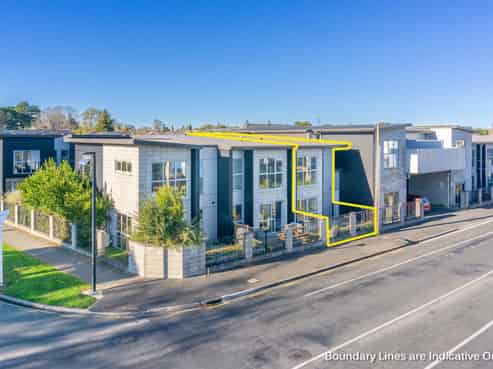8/100 Knighton Road, Hillcrest