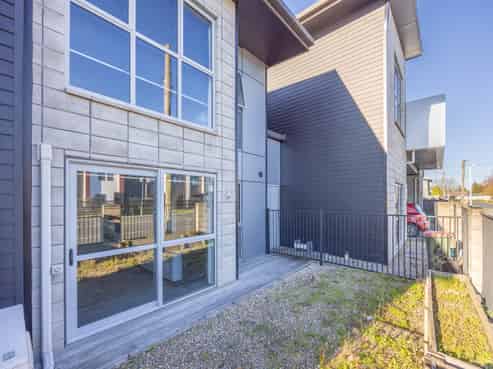 8/100 Knighton Road, Hillcrest