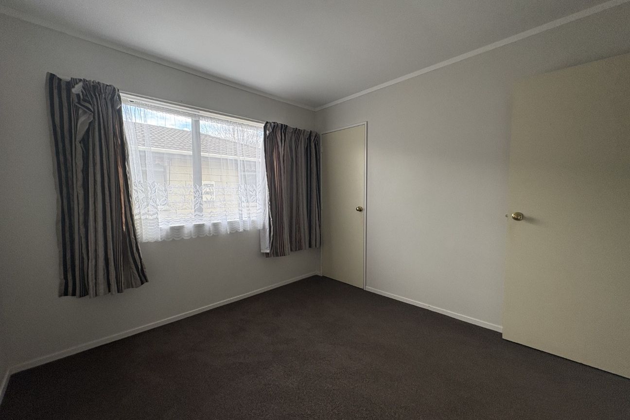 3-Bedroom Home with Internal Garage - Central Location - Widok 6