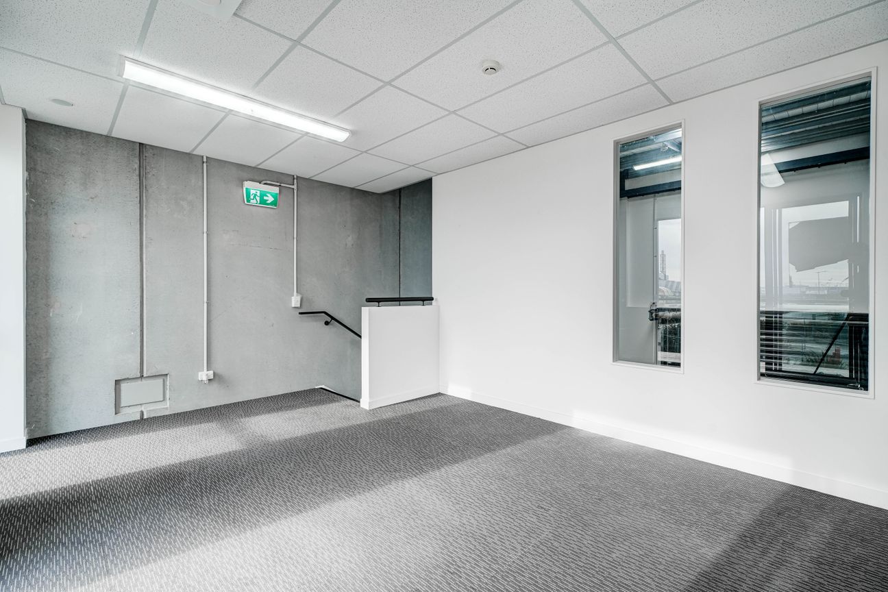 Entry Level Light Industry in Central Westgate - Altro