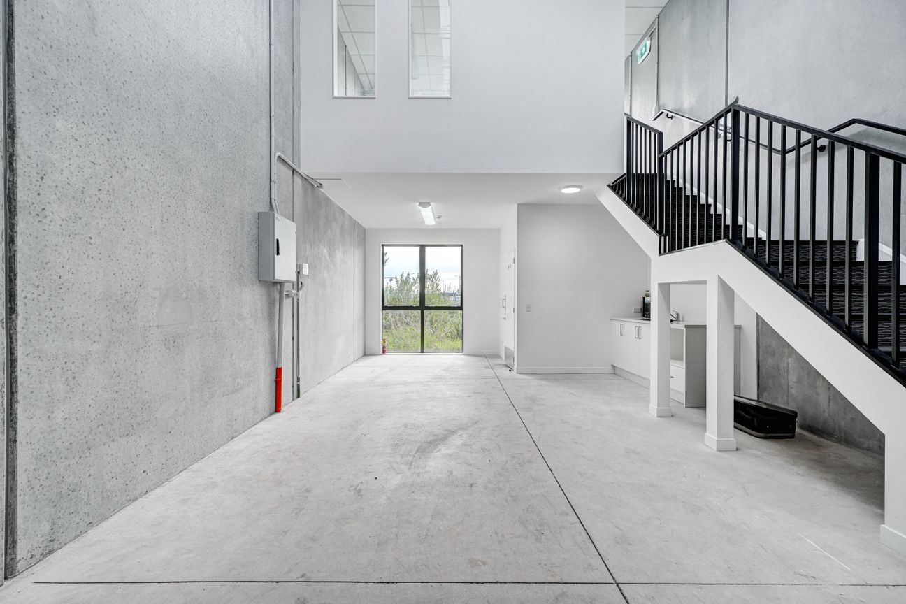 Entry Level Light Industry in Central Westgate - Vista 3