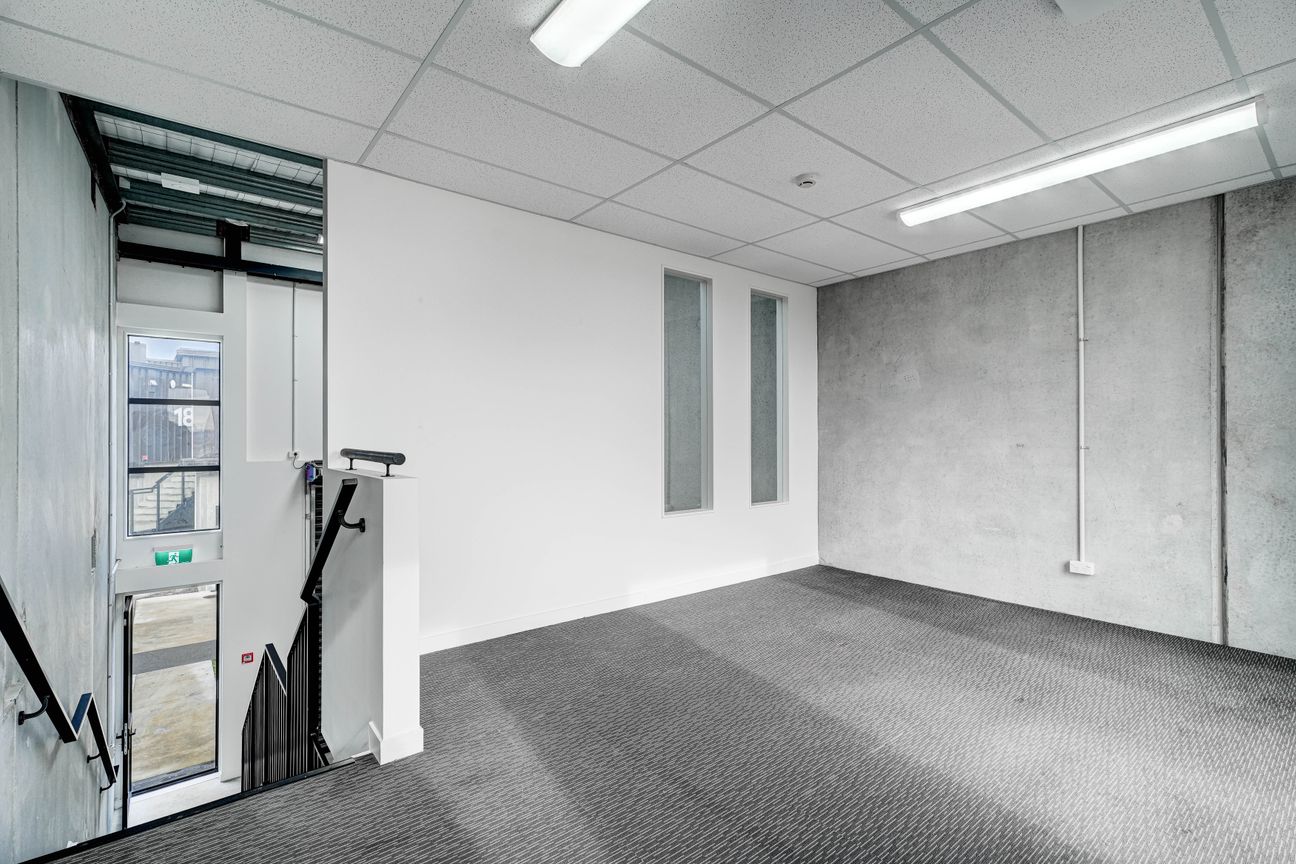 Entry Level Light Industry in Central Westgate - Vista 6
