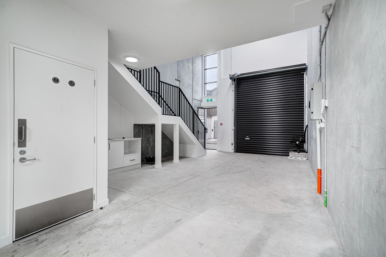 Entry Level Light Industry in Central Westgate - Vista 5