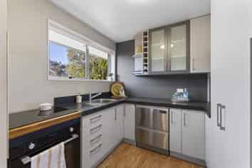 33 Gibson Drive, Hornby
