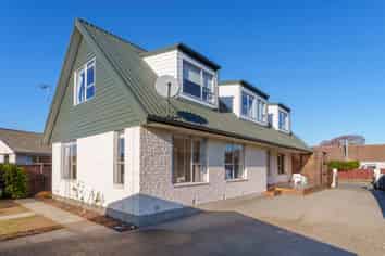 33 Gibson Drive, Hornby