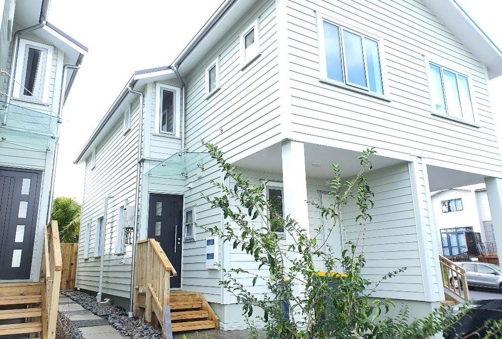 Beautifully Renovated 3 Bed Townhouse Albany 2 Car 1