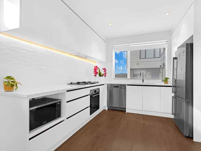 6 Manahau Lane, Flat Bush
