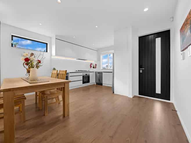 6 Manahau Lane, Flat Bush