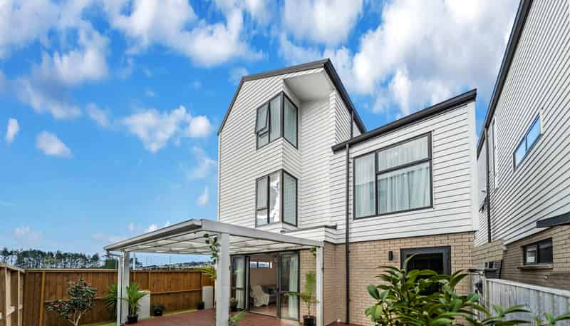 6 Manahau Lane, Flat Bush
