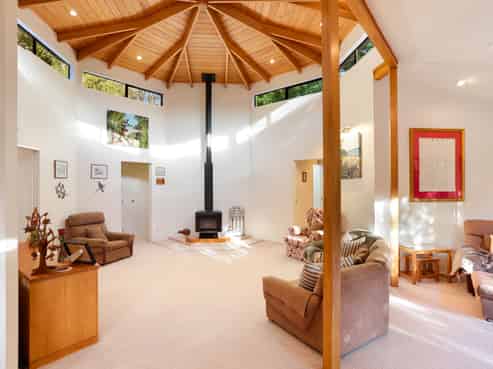 728 West Coast Road, Oratia