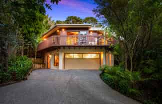 728 West Coast Road, Oratia