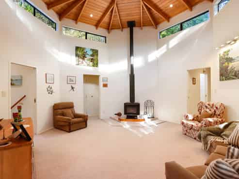 728 West Coast Road, Oratia