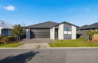 75 Tabraham Crescent, Pyes Pa